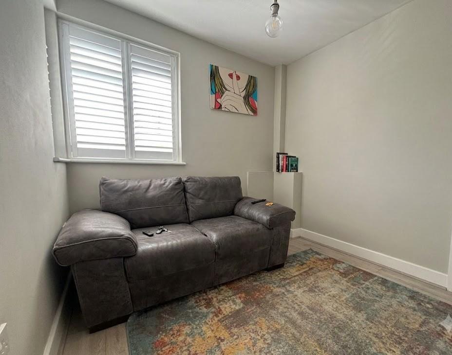 Grants Close, Mill Hill, NW7, London